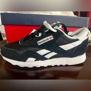 Size 7.5 Classic Womens Reebok Tennis Shoes